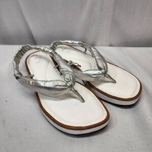 27 EDIT Naturalizer Gwenna Slingback Leather Sandal color Silver Size 9m